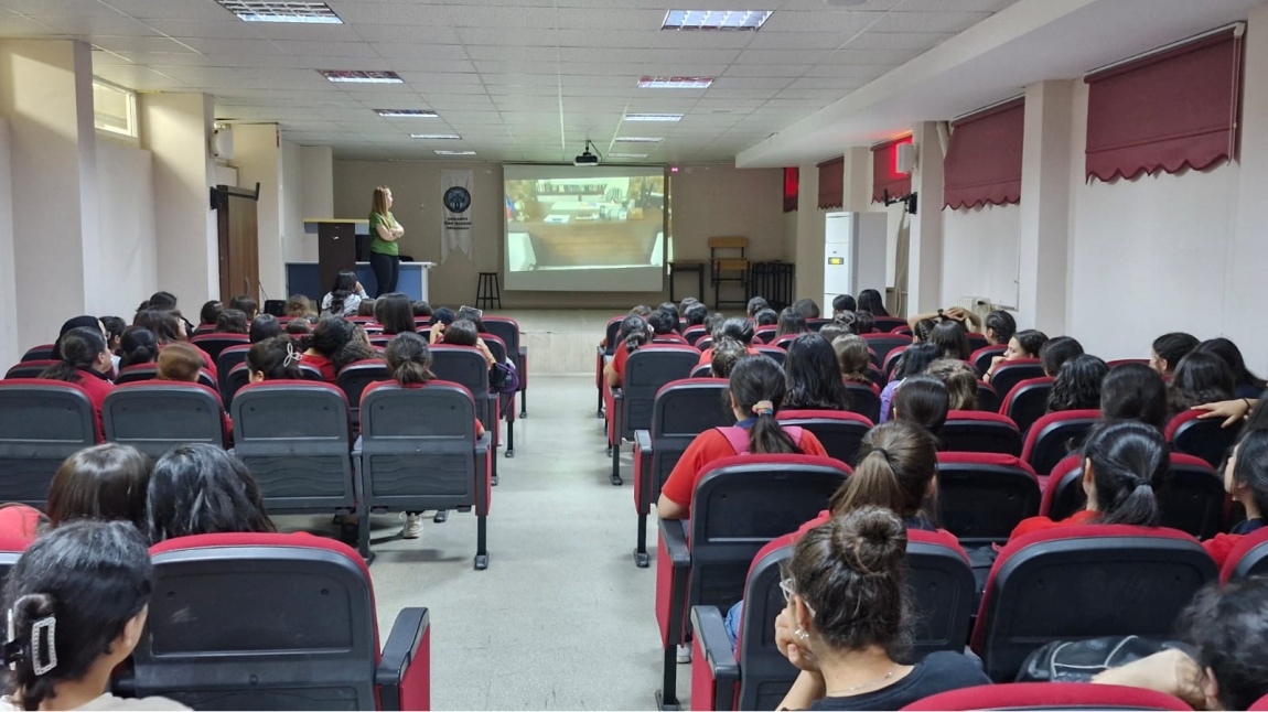 ÖĞRENCİLERİMİZE YÖNELİK TANITIM SEMİNERİ YAPILDI